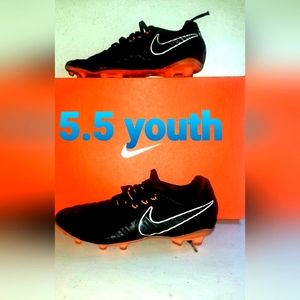 Soccer shoes youth